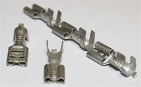 497-03 Контакт с фиксирующим элементом 6,3 под провод  сечения 2,5-4 мм2 (50 шт, россыпь)